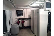 Pomieszczenie z pompami ciepła i z inwerterami PV