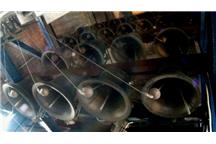 Carillon to instrument będący zespołem dzwonów wieżowych Carillon to instrument będący zespołem dzwonów wieżowych