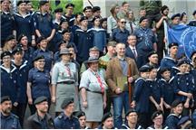 Laskę Skautową otrzymało do tej pory zaledwie 100 osób Laskę Skautową otrzymało do tej pory zaledwie 100 osób