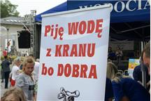 Podczas całej imprezy wodociągi rozdawały do picia kielecką wodę Podczas całej imprezy wodociągi rozdawały do picia kielecką wodę