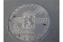W sumie na nowe wymienionych zostanie 175 włazów