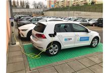 Samochód elektryczny nie emituje żadnych spalin Samochód elektryczny nie emituje żadnych spalin