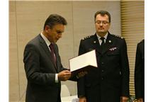 Przekazanie nowoczesnych samochodów......... Przekazanie nowoczesnych samochodów.........