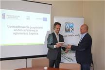 Wodociągi legnickie podpisały umowę z firmą Awbud 23 kwietnia Wodociągi legnickie podpisały umowę z firmą Awbud 23 kwietnia