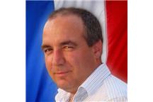 Serge Bosca urodził się w 1968 roku w Marsylii
