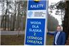 Na wjeździe do Kalet postawiono specjalne tablice informacyjne