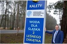 Na wjeździe do Kalet postawiono specjalne tablice informacyjne
