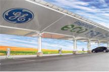 Futurystyczna stacja ładowania pojazdów elektrycznych GE zasilana słońcem. Futurystyczna stacja ładowania pojazdów elektrycznych GE zasilana słońcem.